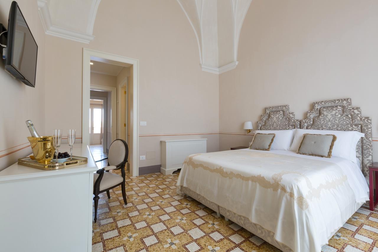 Palazzo Fasti Bed & Breakfast Казарано Екстериор снимка